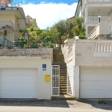 Appartement With A Sea View Terrace, Ciovo Near